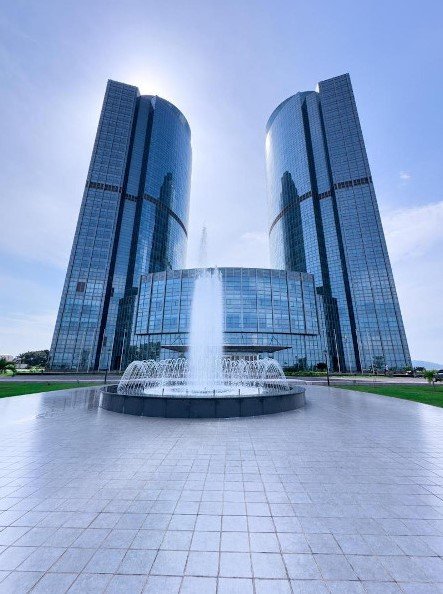 Tours jumelles au coucher du soleil